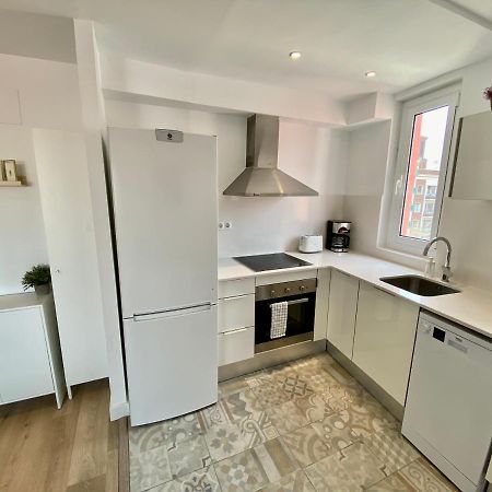 Suite Apartment Anselm Barcelona Cornellà de Llobregat Extérieur photo