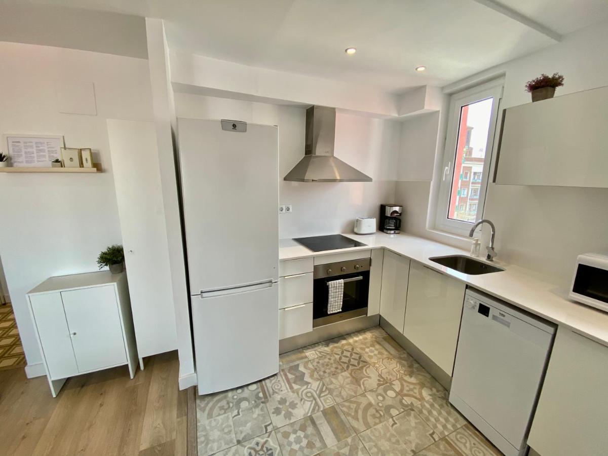 Suite Apartment Anselm Barcelona Cornellà de Llobregat Extérieur photo