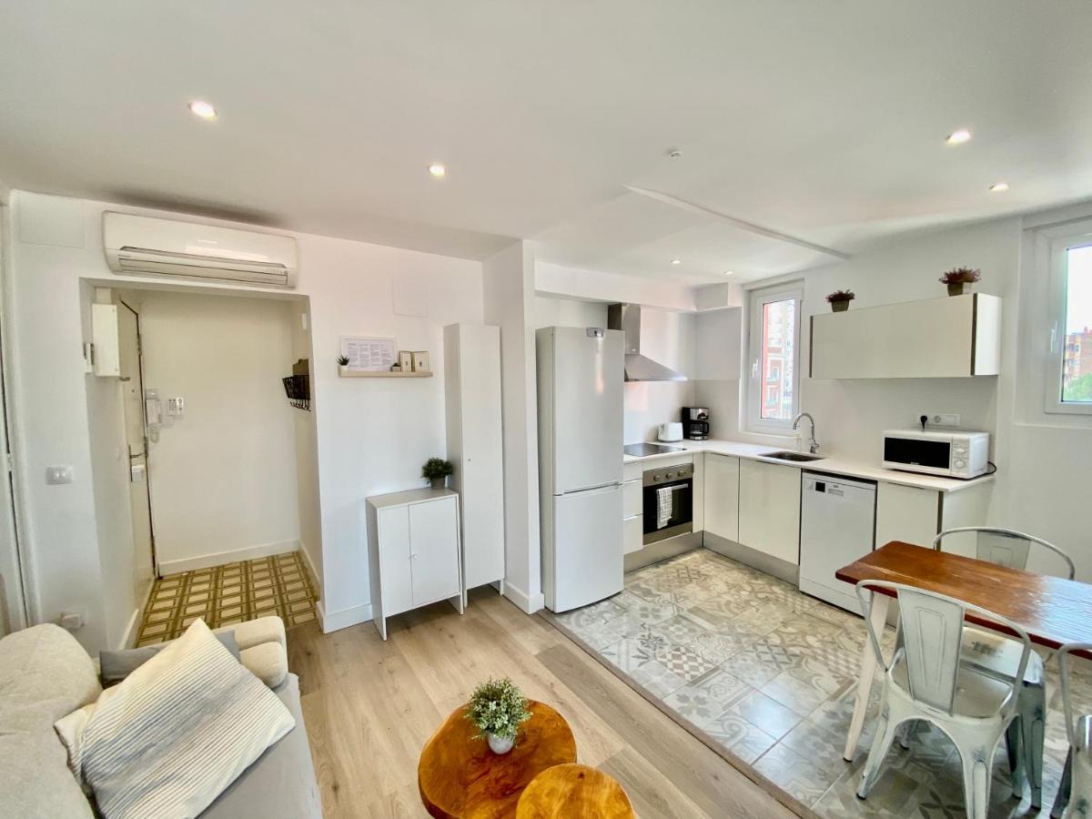 Suite Apartment Anselm Barcelona Cornellà de Llobregat Extérieur photo